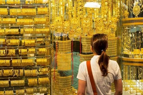 Vàng trong nước đắt hơn thế giới cả triệu đồng