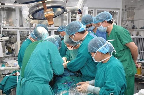 Học phí quá cao có thể tạo ra những bác sĩ 'móc túi'
