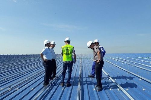 PC Quảng Ngãi kiểm tra tiến độ thi công dự án điện mặt trời mái nhà