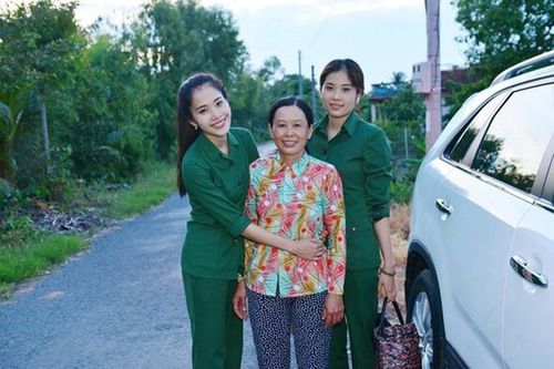 Nguyên nhân chị em Nam Anh - Nam Em chỉ gọi mẹ là 'bà Tám'