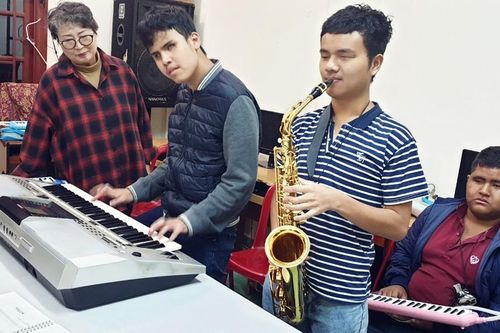 Cô Choi 9 năm nói chuyện với trẻ câm điếc