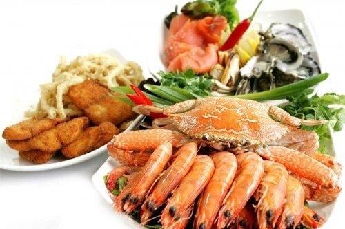 Những người tuyệt đối không nên ăn hải sản