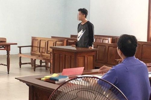 Giảm án cho nam sinh làm 'chuyện người lớn' với bạn gái học lớp 7