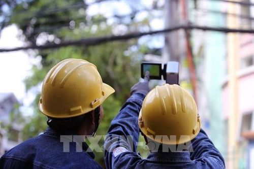 Nhiều giải pháp kỹ thuật cung cấp điện an toàn mùa mưa bão