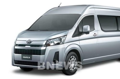 Toyota Việt Nam bất ngờ ra mắt Hiace, Granvia và Land Cruiser Prado