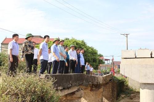 Đoàn công tác của tỉnh khảo sát và làm việc với huyện Yên Mô về công tác xây dựng nông thôn mới năm 2020