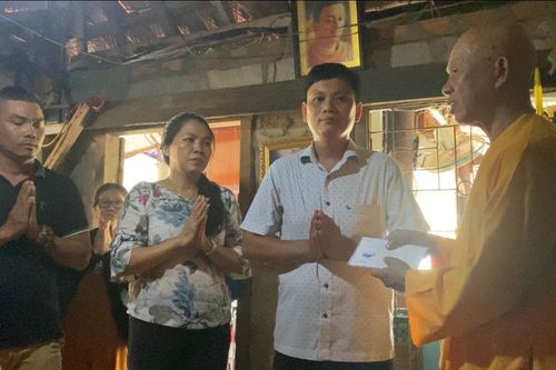 Khánh Hòa : Phật tử cúng dường đầu mùa An cư