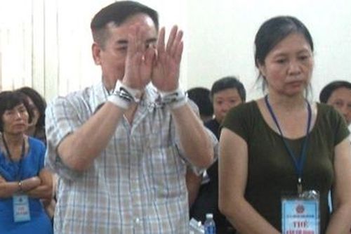 Vợ chồng cựu Phó Vụ trưởng chiếm đoạt gần 50 tỷ đồng