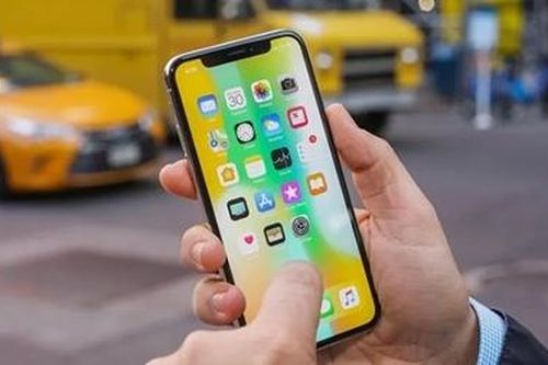 Apple nhận lỗi với người dùng, hứa thay miễn phí màn hình iPhone