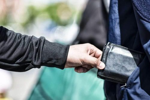 Nhóm phụ nữ chuyên móc túi ở phố đi bộ Bùi Viện sa lưới