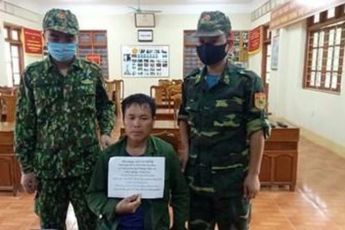 Bắt giữ đối tượng tàng trữ ma túy có vũ khí