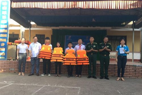 Tập huấn kỹ năng phòng, tránh đuối nước cho học sinh