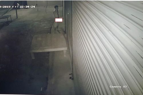 Giám đốc bị phạt 3 triệu đồng vì... tiểu tiện bậy