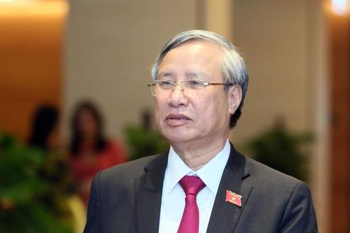Bộ Chính trị: Tăng cường xây dựng văn hóa trong chính trị và kinh tế