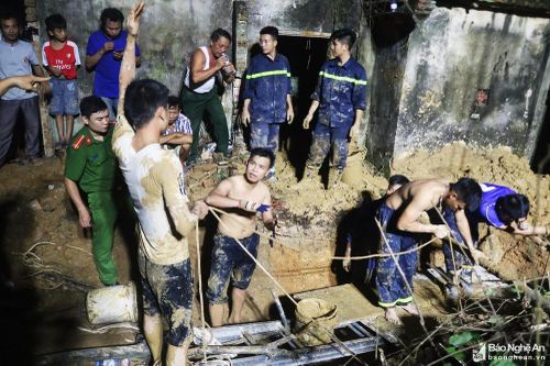Vượt sông hồ, lao mình vào lửa cứu người
