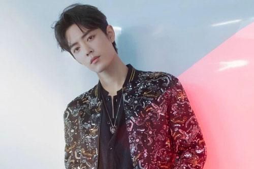 Biên kịch chuyên 'cà khịa' Tiêu Chiến hé lộ nam thần tượng bị cả giới giải trí hắt hủi