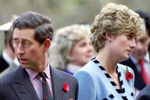 Trong ngày hoàn tất ly hôn, Thái tử Charles và Công nương Diana đều rơi nước mắt