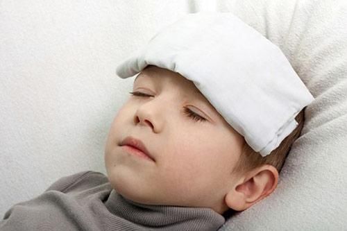 Thời tiết nắng nóng trẻ dễ bị say nắng, dành 1 phút đọc để bảo vệ sức khỏe của con