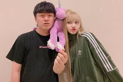 Lisa từng xem quản lý như anh trai trước khi bị phản bội