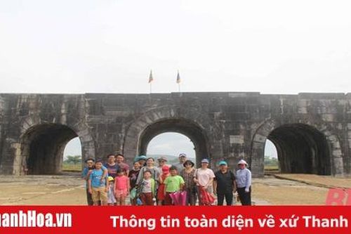 Giảm giá vé tham quan Di sản Văn hóa thế giới Thành Nhà Hồ