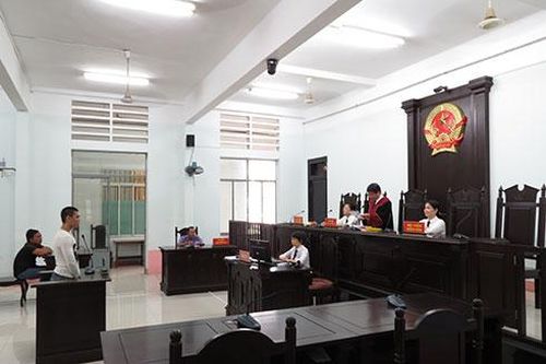 Đánh nhau suýt chết chỉ vì... dừng lại hỏi thăm