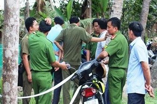 Đến đón hai con đi chơi, bị chồng mới của vợ đâm tử vong