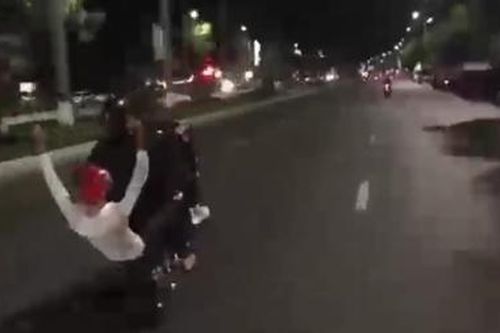 Khởi tố thanh niên 'bốc đầu xe' trên phố để câu like