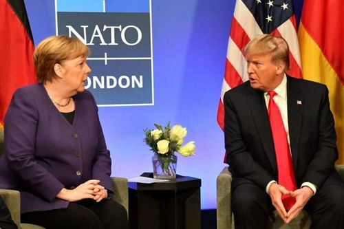 Tổng thống Trump rút 9.500 quân - cái tát với Đức và món quà cho Nga?
