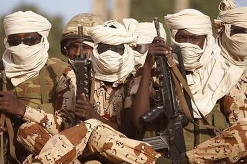 Phiến quân Boko Haram đi môtô xả súng AK-47 giết 69 người giữa trưa