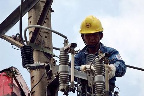 EVNHCMC triển khai nhiều biện pháp bảo đảm an toàn điện mùa mưa