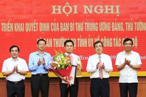 Triển khai quyết định của Thủ tướng Chính phủ, Ban Bí thư về công tác cán bộ