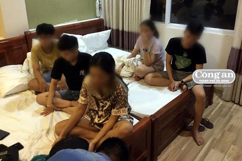 Chơi 'ma' trong khách sạn