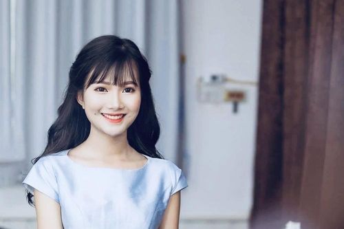 Nữ sinh Học viện Tài chính xinh đẹp là Chi ủy viên Chi bộ Công tác chính trị và sinh viên