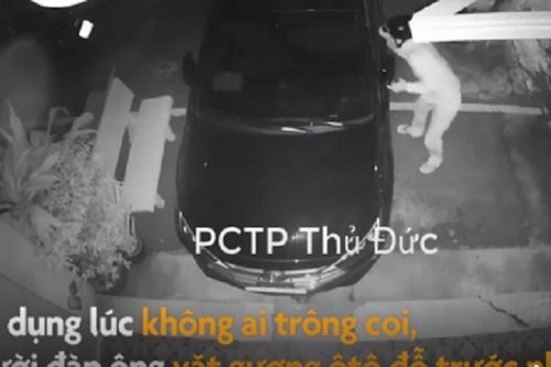 'Siêu trộm' vợt nhanh gương xế hộp ngay trước nhà dân