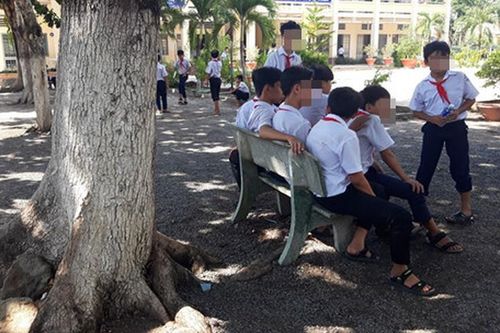 Tạm giữ hình sự thầy giáo dạy sinh học dâm ô học sinh nam