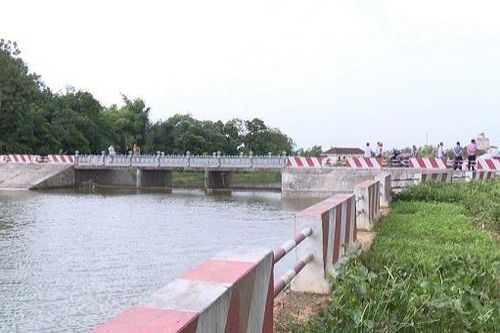 Hai học sinh bị đuối nước thương tâm ở khu vực Hồ Mẫu (Phú Thọ)