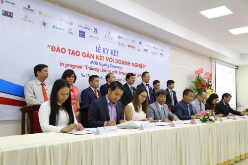 Theo đuổi ngành học xu hướng thời 4.0 với học bổng 40% toàn khóa