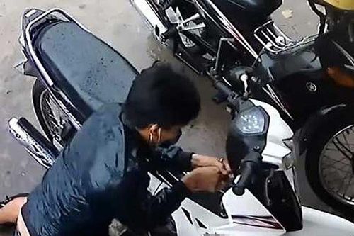 Trộm xe của kẻ cướp rồi mang về nhà cất giấu