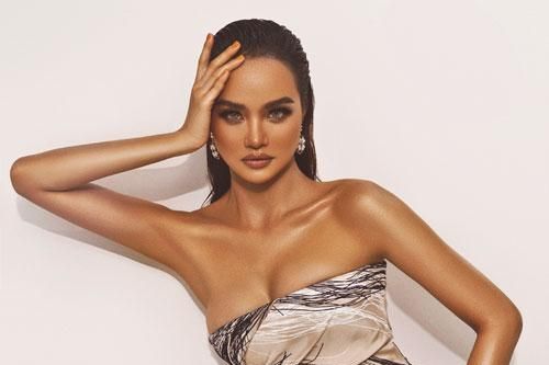 Kiều Ngân khoe vẻ sexy với làn da nâu bóng