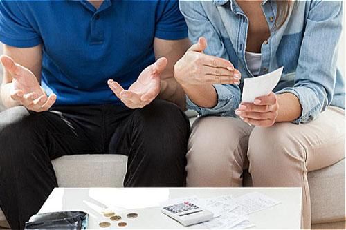Em chồng vay tiền 5 năm không chịu trả