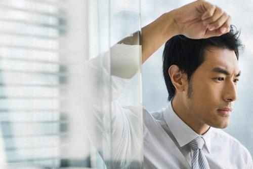 Hốt hoảng khi phát hiện khoản quỹ đen 'khủng' của vợ