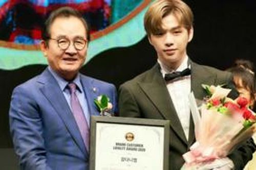 Kang Daniel được công nhận là nam nghệ sĩ solo có sức ảnh hưởng nhất năm 2020