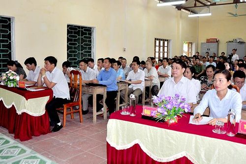 Đồng chí Trưởng Ban Tổ chức Tỉnh ủy Lê Tiến Thắng tiếp xúc cử tri xã Tân Thành