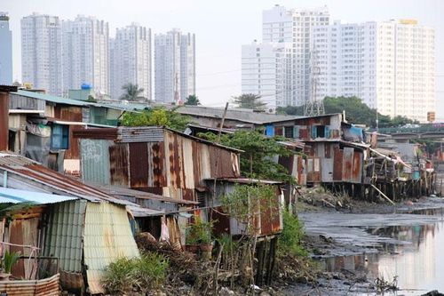 Di dời nhà ở trên và ven kênh, rạch tại thành phố Hồ Chí Minh: Nỗ lực tìm các giải pháp