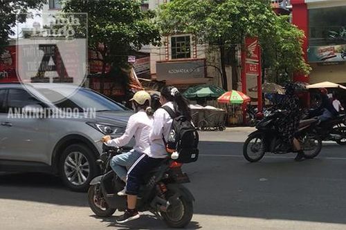 Báo động đỏ tình trạng vi phạm luật giao thông của học sinh đi xe điện