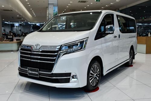 Toyota Granvia 2020 giá hơn 3 tỷ tại VN, cạnh tranh Mercedes V-Class
