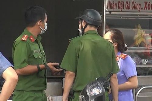 Thanh niên 19 tuổi nghi đánh chết người tình đồng tính của mẹ