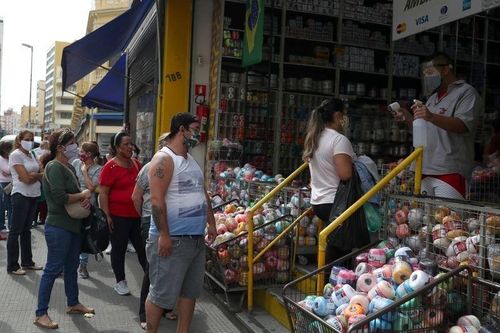 Tâm dịch Covid-19 ở Brazil mở cửa lại