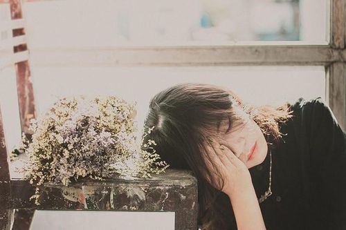 Chồng cũ mất vì tai nạn, mẹ chồng gửi một vật khiến tôi mắc 'kẹt'