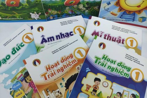 Đề nghị Nhà xuất bản giảm tối đa giá sách giáo khoa